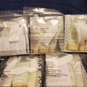 Mini satin hands gift set